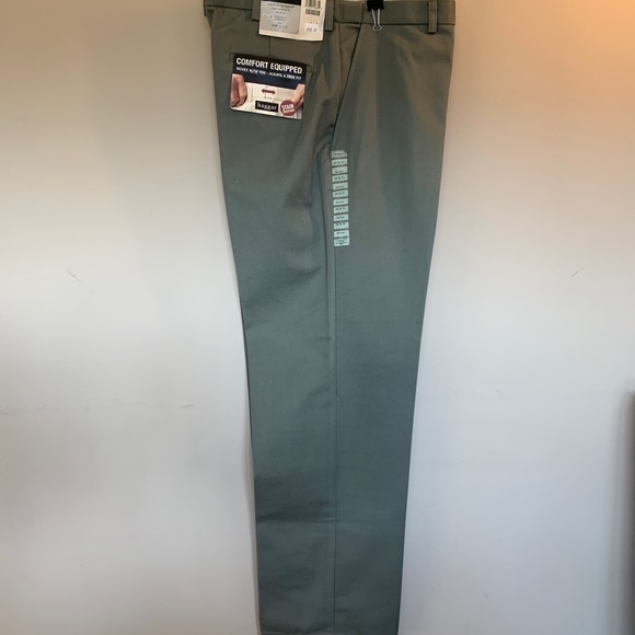 Haggar Comfort Equipped Classic Pant - Picture 6 of 6